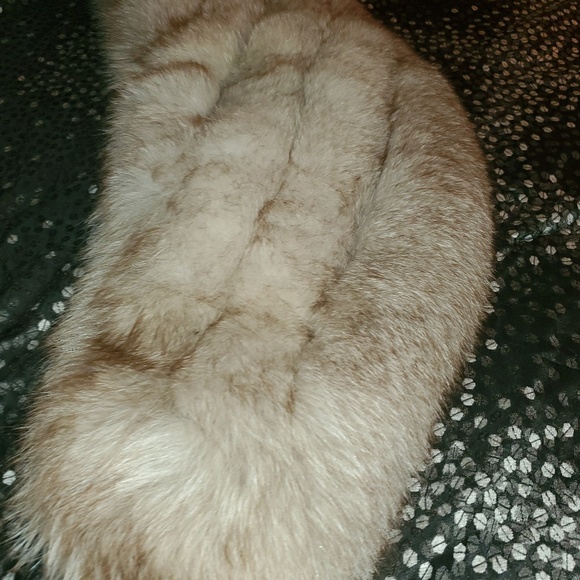 FOX FUR STOLE - Picture 3 of 4